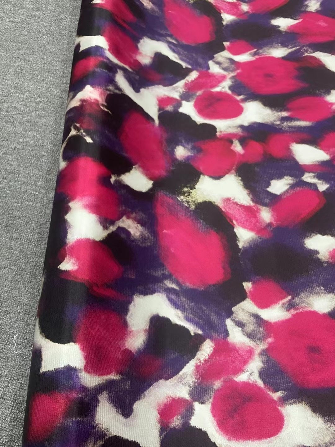 BUBHLY - 21 Momme Blooming Digital Print Stretch Silk Satin Fabric - 140cm wide by the Yard