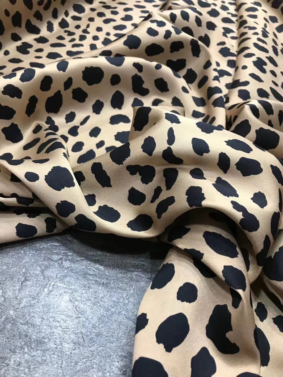 BUBXBW - 21 Momme Classic Leopard  Digital Print Stretch Silk Satin Fabric - 140cm wide by the Yard