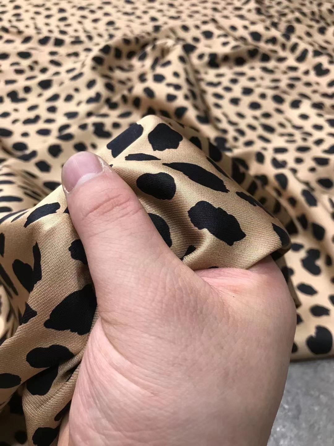 BUBXBW - 21 Momme Classic Leopard  Digital Print Stretch Silk Satin Fabric - 140cm wide by the Yard