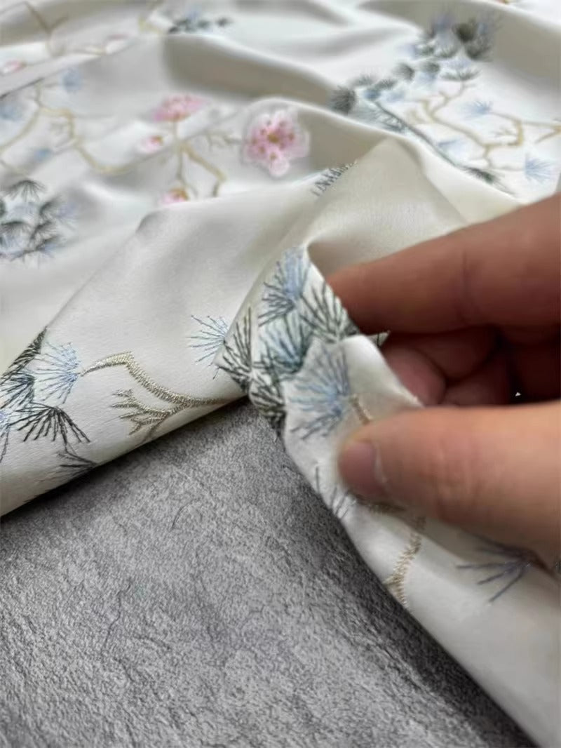 CJZGCXMH - Embroidered 100% silk satin fabric, 30 momme, 140cm wide, sold by the yard