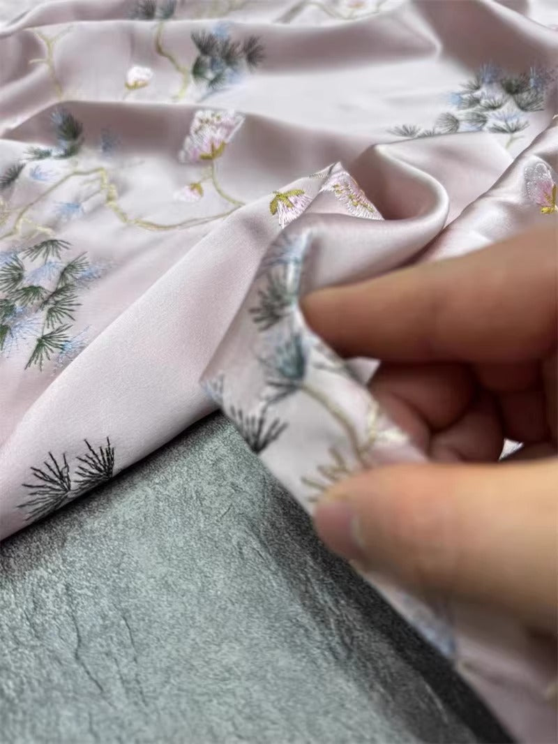 CJZGCXMH - Embroidered 100% silk satin fabric, 30 momme, 140cm wide, sold by the yard
