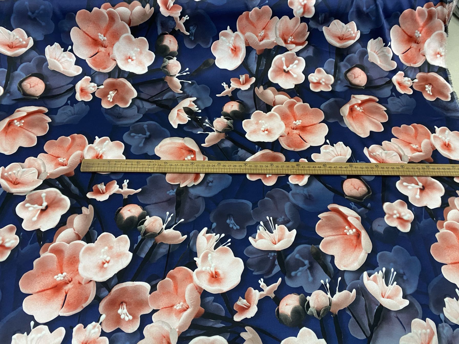 DOFANH - 19 Momme Big Flower Pattern Digital Print Stretch Silk Satin Fabric - 108cm wide by the Yard