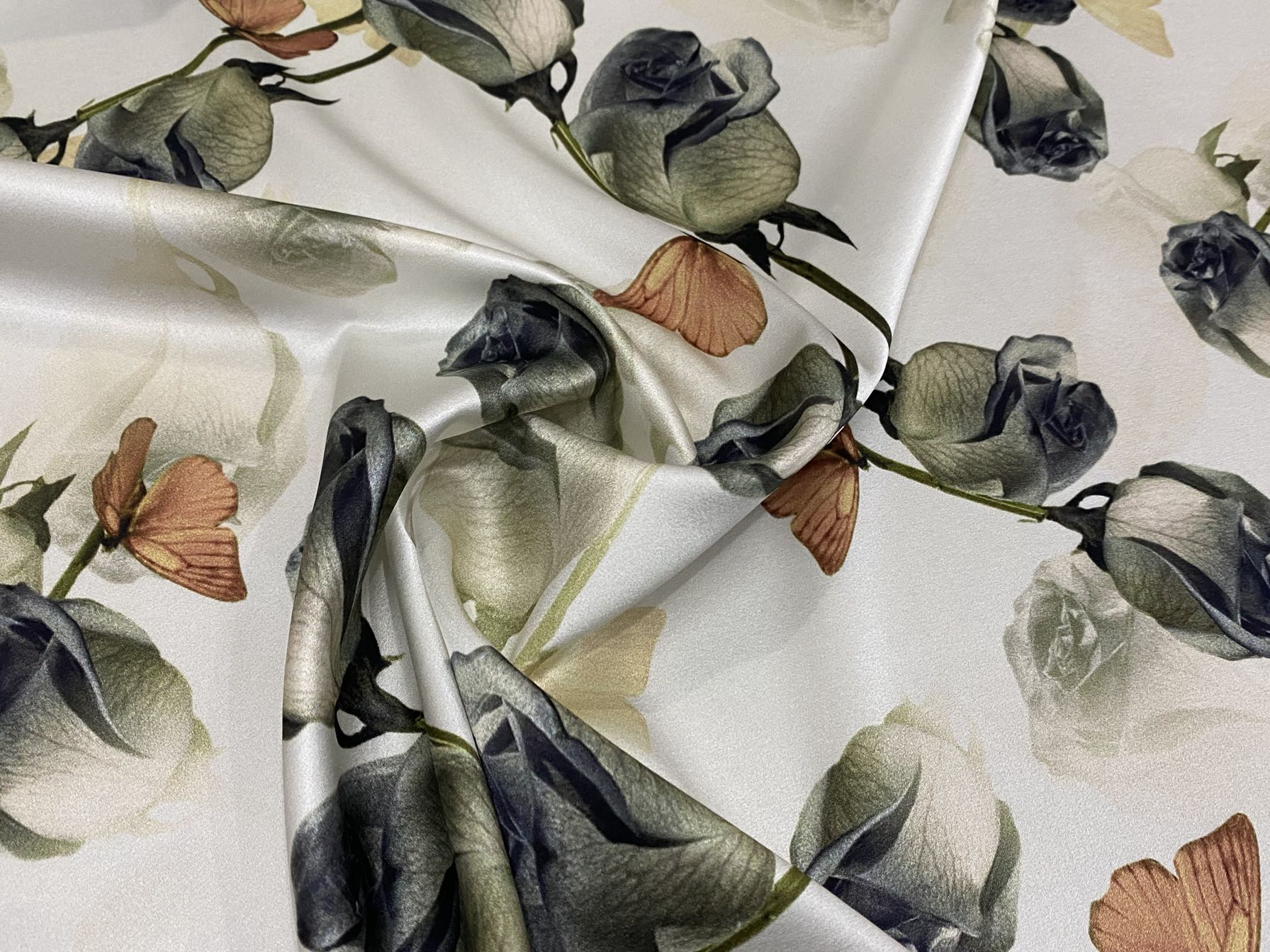 HEYUJN - 19 Momme Black Flowers Pattern Digital Print Stretch Silk Satin Fabric - 108cm wide by the Yard