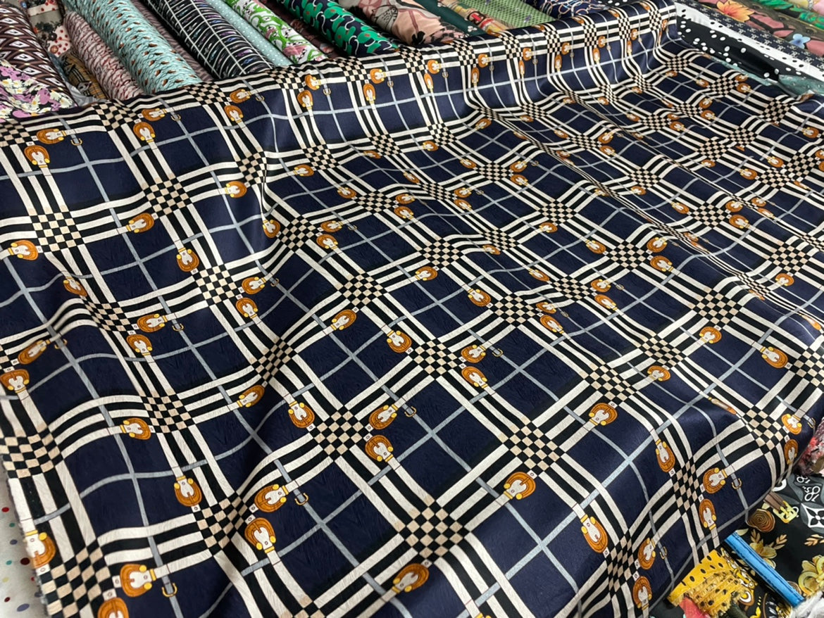 LUYIOU - 19 Momme Chain Pattern Digital Print Stretch Silk Satin Fabric - 140cm wide by the Yard