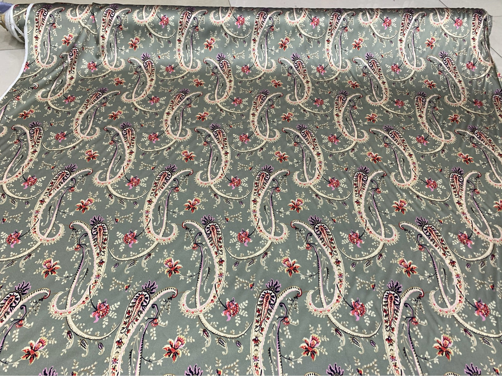 RUYAOG - 19 Momme Cashew Flower Pattern Digital Print Stretch Silk Satin Fabric - 108cm wide by the Yard