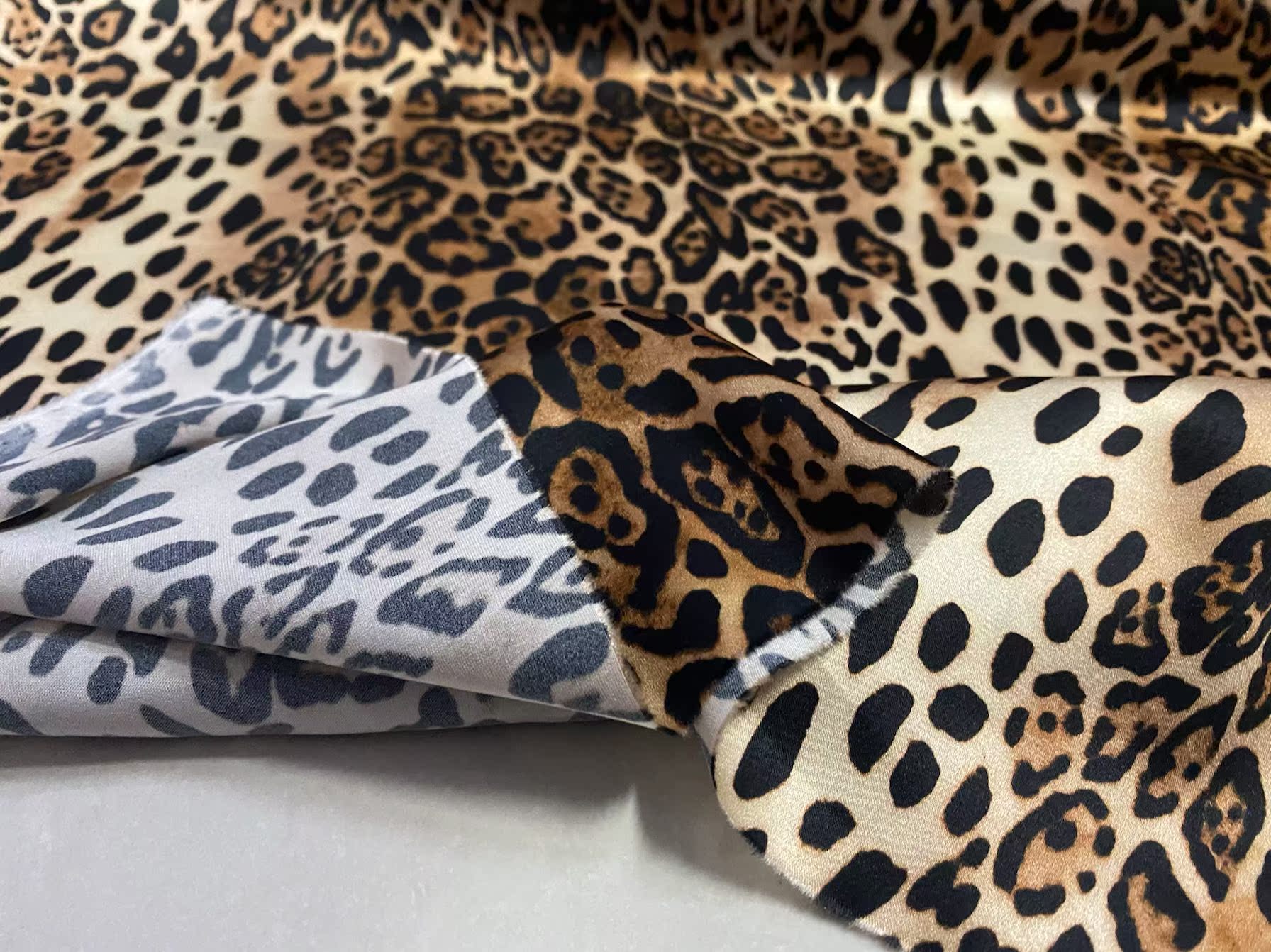 SEXBAO - 19 Momme Dark Green Peach Blossom Pattern Digital Print Stretch Silk Satin Fabric - 108cm wide by the Yard