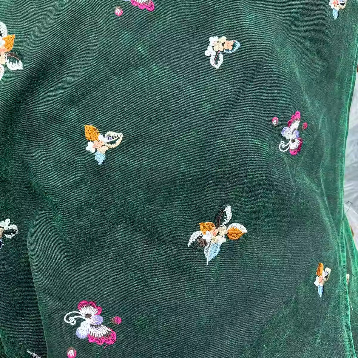 XYZCSCXHD - Embroidered Tussah Mud Silk, Green Butterfly 60 Momme 110cm wide by the Yard