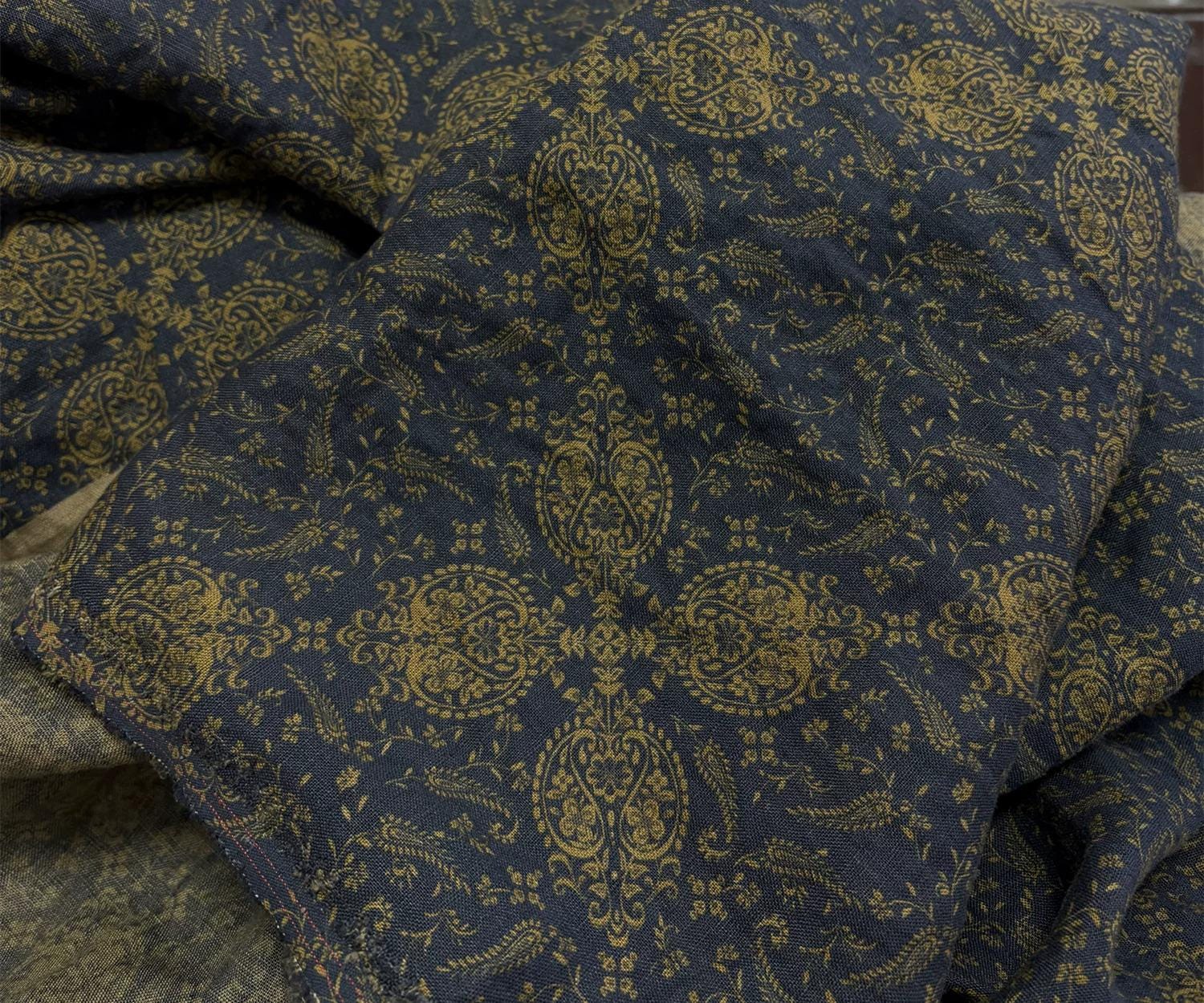 BJYULN - 100% Linen, Vintage Style Digital Print, 200 gram 135cm wide by the Yard