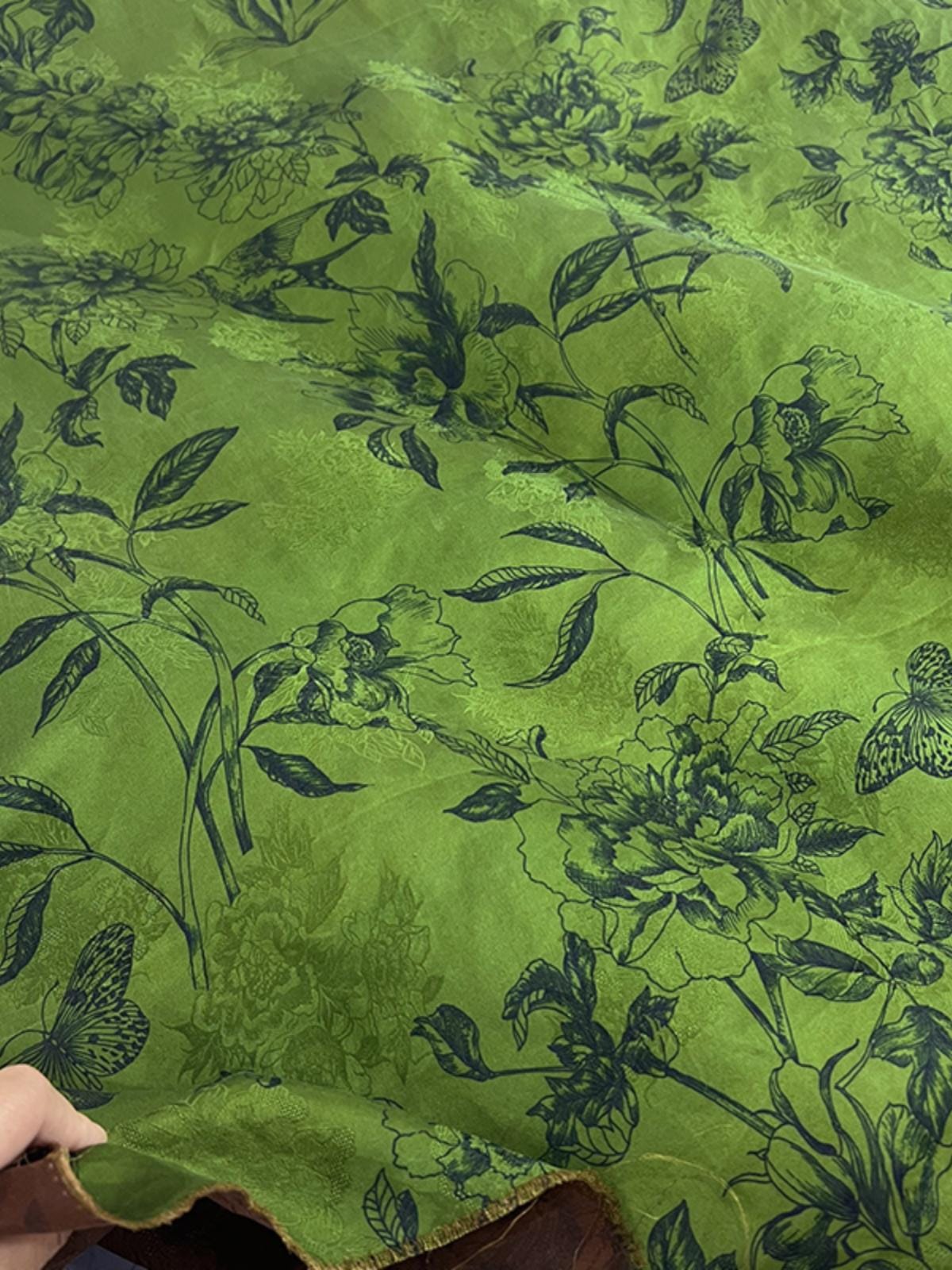 QINTNG - Handmade 25 Momme HUALUO Jacquard Mud Silk Fabric (Openwork texture) - 113cm by the Yard