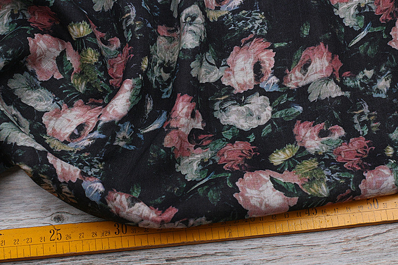 Black Painted Floral printed 42-count ramie fabric #Color_Black Painted Floral