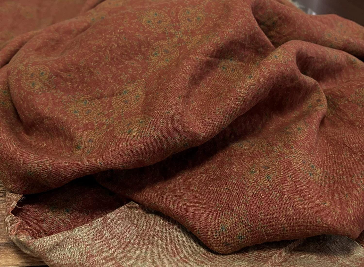 BJXUJI - 100% Linen, Vintage Red Paisley Digital Prints, 200 gram 135cm wide by the Yard