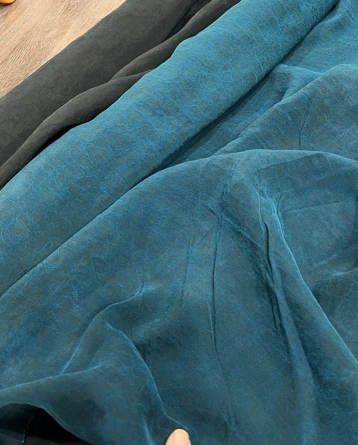 HULANGUI - 25 momme Peacock Blue Handmade Cracked Mud Silk Gambiered Ganton Silk Fabric - 110cm wide by the Yard