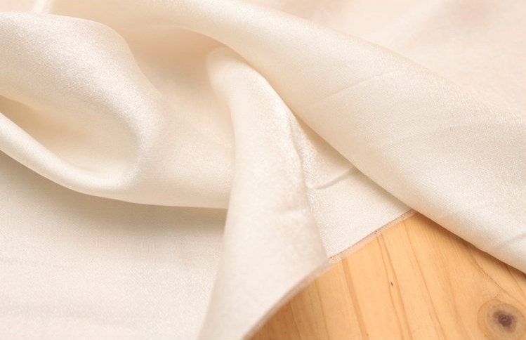 ZHUGBSE - Pearl white Silk Blends fashion silk fabric 114cm wide - 3 yards