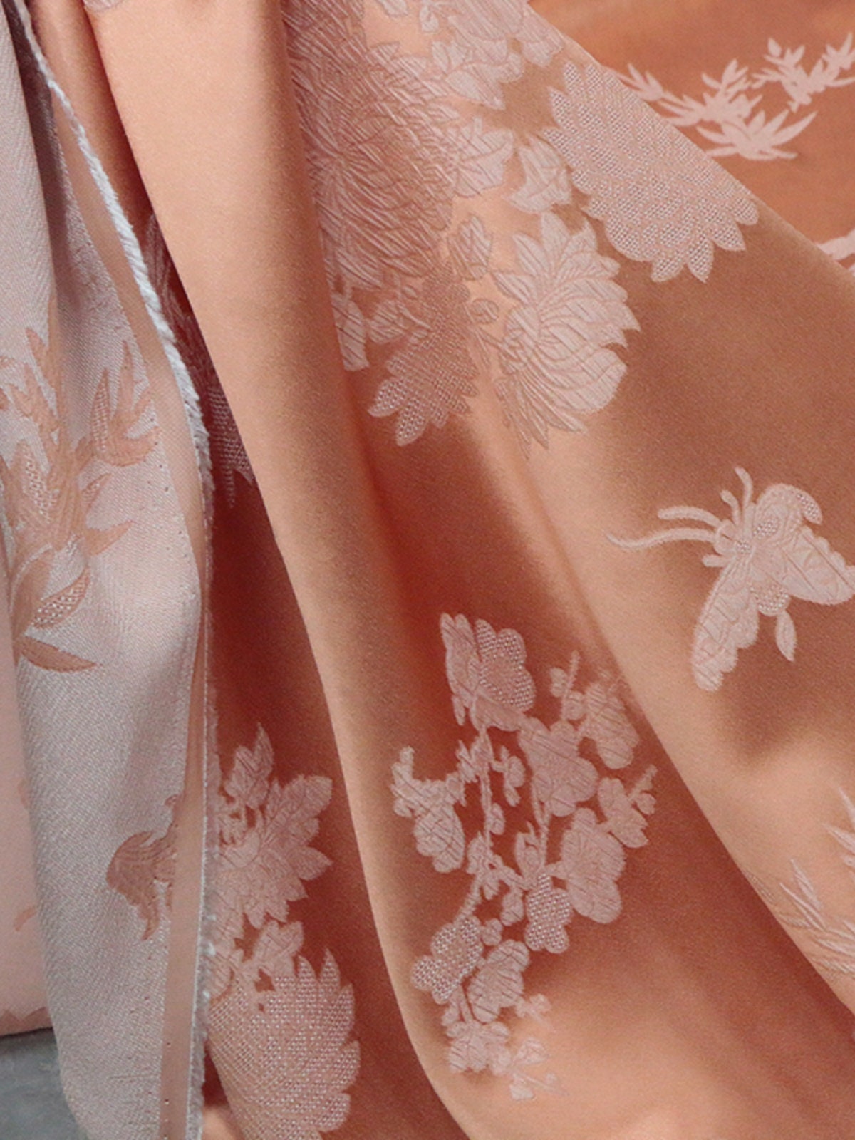 QIAWEI - Handmade Embossed Guanle Crepe Jacquard Stretch Elasticity Silk Fabric - 138cm wide by the Yard