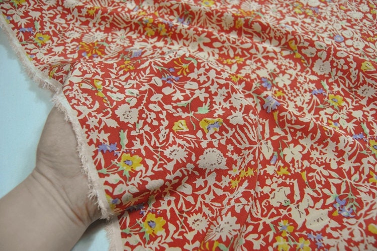 LINGDOU - 19 momme Floral Print Silk Crepe de Chine Fabric - 114cm wide by the Yard