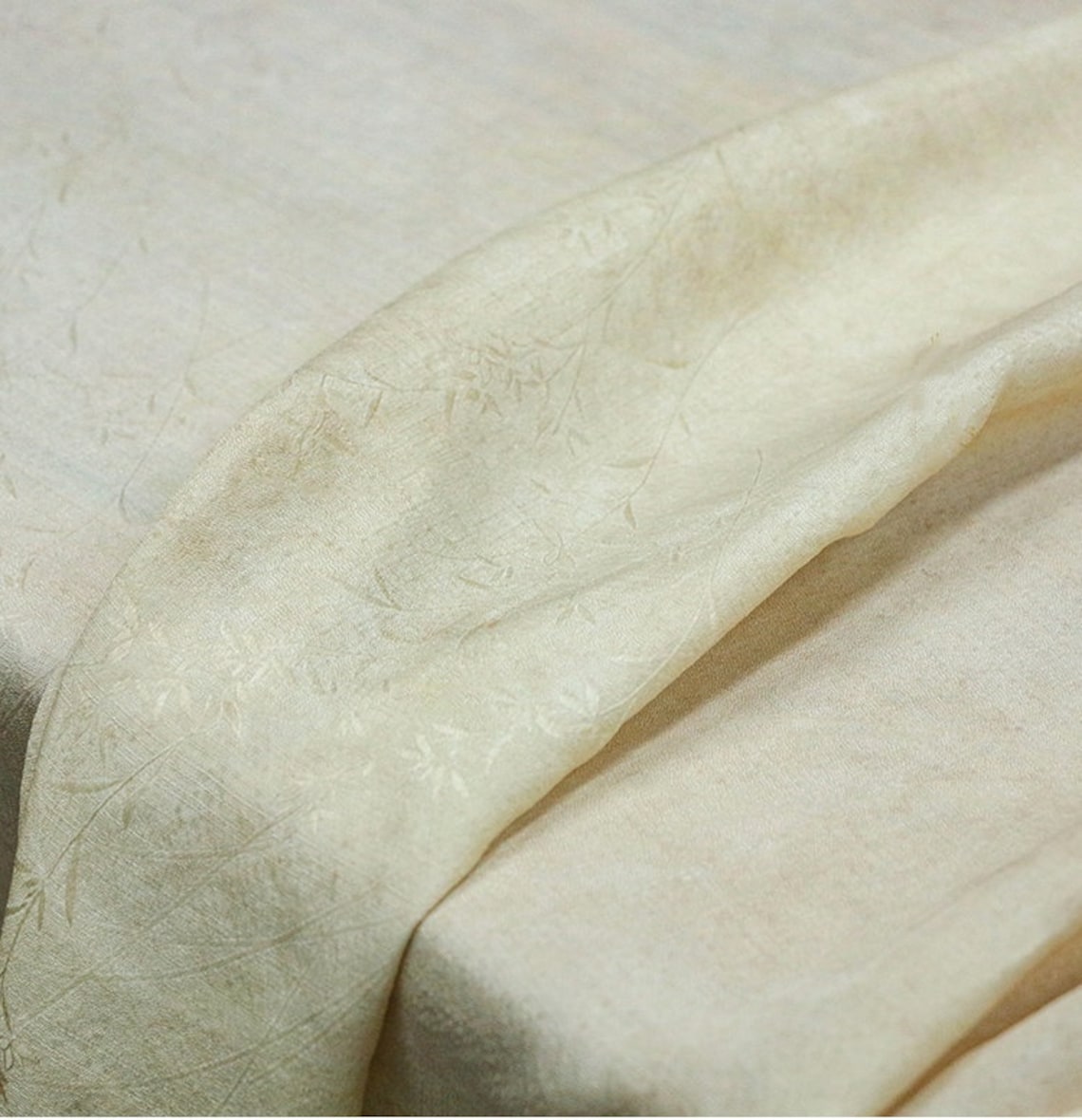 DIRZHU - 19 Momme Dirty Dyed Jacquard Baboo Floral Tussah Silk Fabric - 135cm wide By the Yard