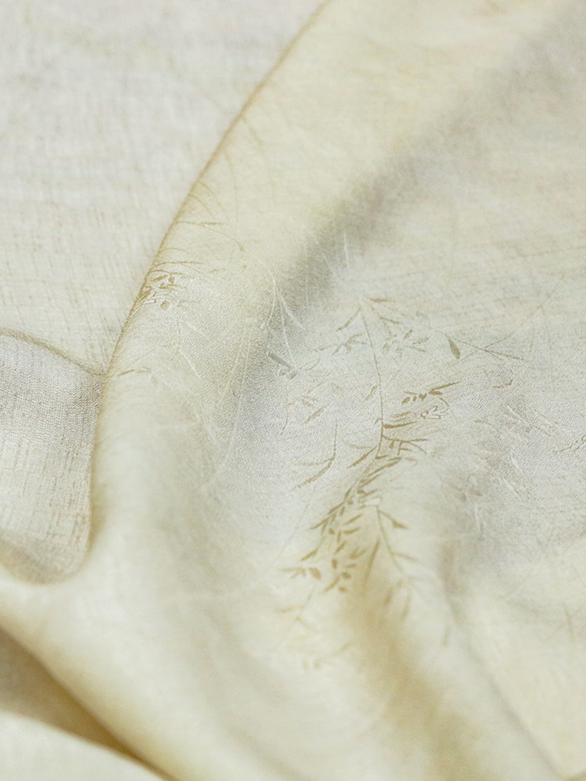 DIRZHU - 19 Momme Dirty Dyed Jacquard Baboo Floral Tussah Silk Fabric - 135cm wide By the Yard