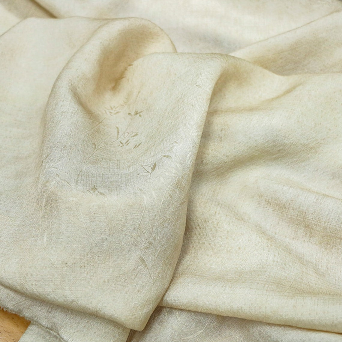 DIRZHU - 19 Momme Dirty Dyed Jacquard Baboo Floral Tussah Silk Fabric - 135cm wide By the Yard