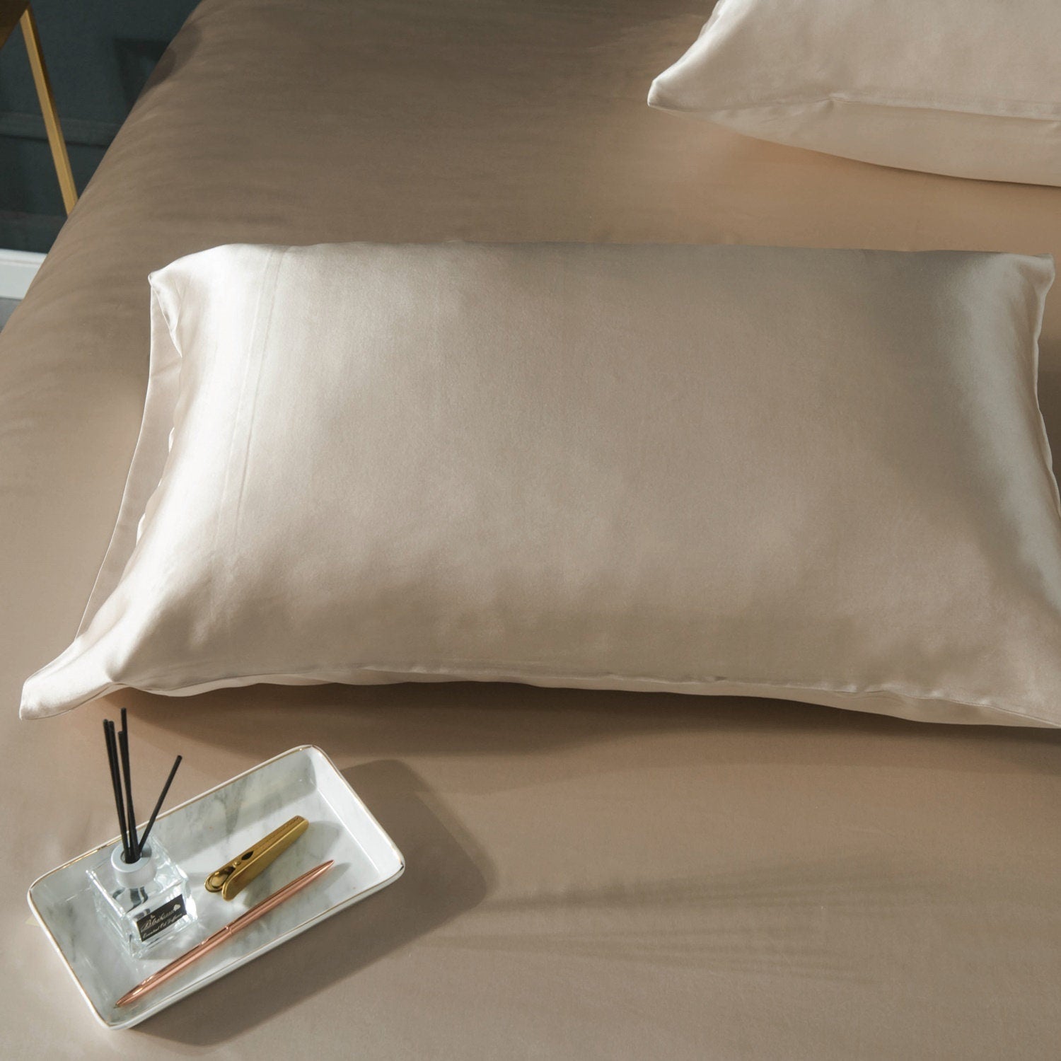 22mm Cream Coffee Pillowcase, Handmade with 100% 6A Pure Silk, Beauty Sleep Anti Ageing/Wrinkles, for King, Queen, Customized sizes Bedding.