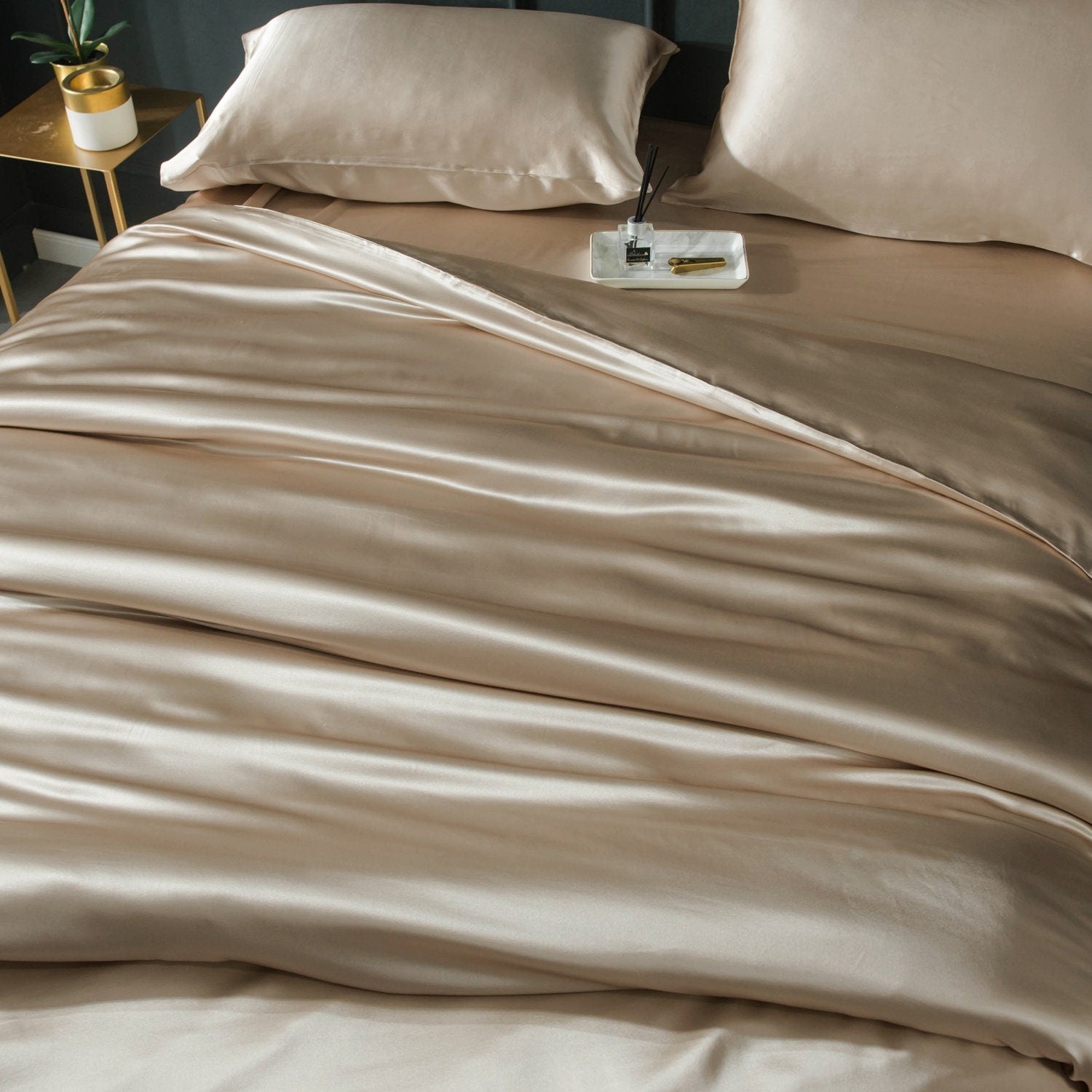 22mm Cream Coffee Pillowcase, Handmade with 100% 6A Pure Silk, Beauty Sleep Anti Ageing/Wrinkles, for King, Queen, Customized sizes Bedding.