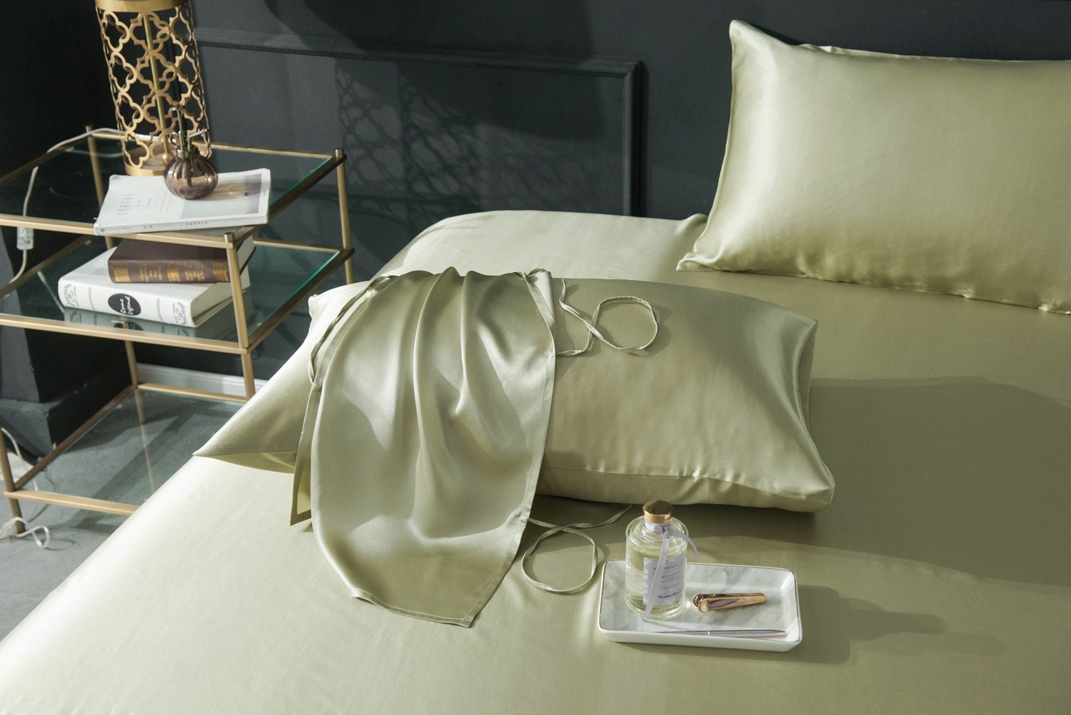 22mm Soft Green Pillowcase, Handmade with 100% 6A Pure Silk, Beauty Sleep Anti Agei King, Queen, Customized sizes Bedding.ng/Wrinkles, for