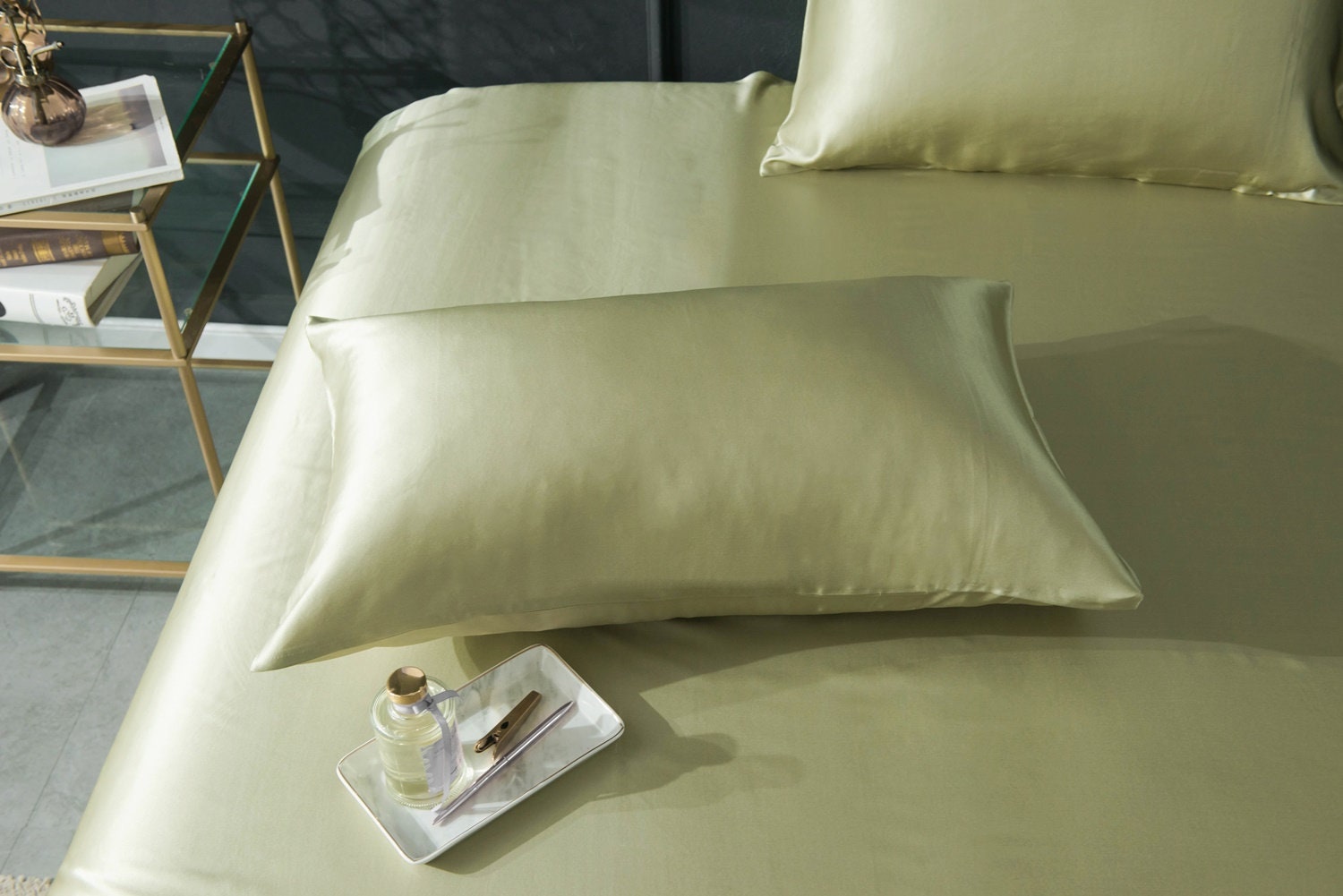 22mm Soft Green Pillowcase, Handmade with 100% 6A Pure Silk, Beauty Sleep Anti Agei King, Queen, Customized sizes Bedding.ng/Wrinkles, for