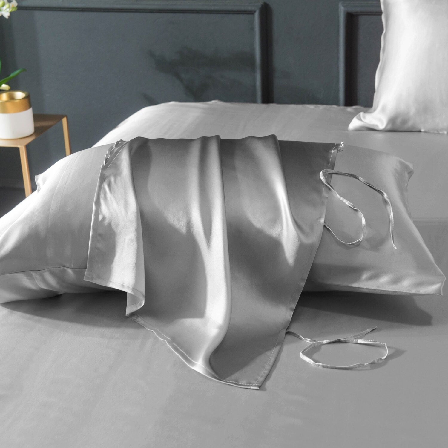 22mm Silver Gray Silk Pillowcase, for Better Skin Less Sleep Creases, Handmade with 100% Silk for King, Queen, and Customized Sizes Bedding.