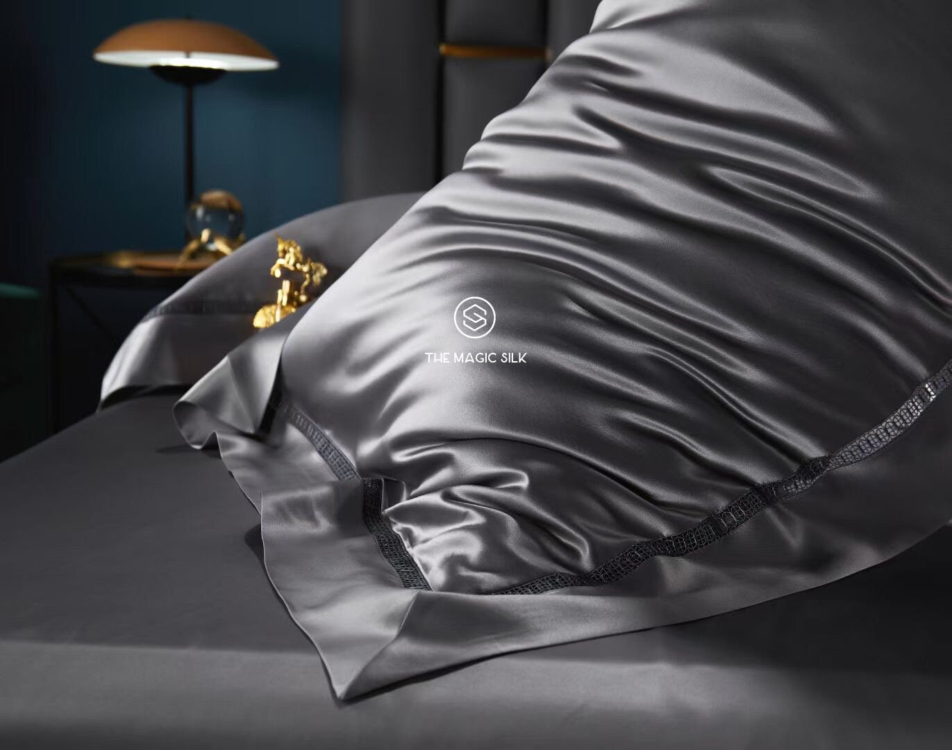 Charmeuse silk bedding set in Silver Gray 25 Momme 100% 6A mulberry silk set King,Queen 4 pieces