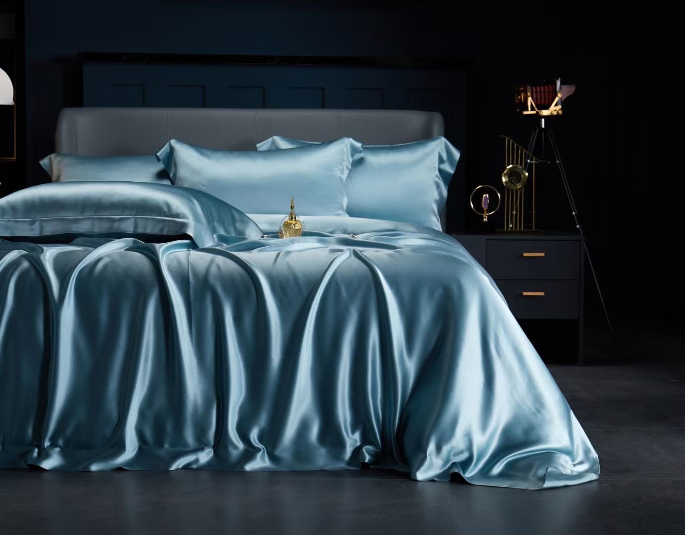 Silk Duvet Cover in Mint Blue/100% Pure 6A 25 Momme Mulberry Silk/Smooth/Ecofriendly/Soft/Luxurious Silk Bedding/King/Queen/Custom Size