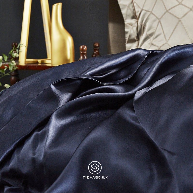 Presidential Suite set 4 pieces. Charmeuse silk bedding set in Navy Blue. Made in 25 momme 100% Anti-Allergic Mulberry Silk.