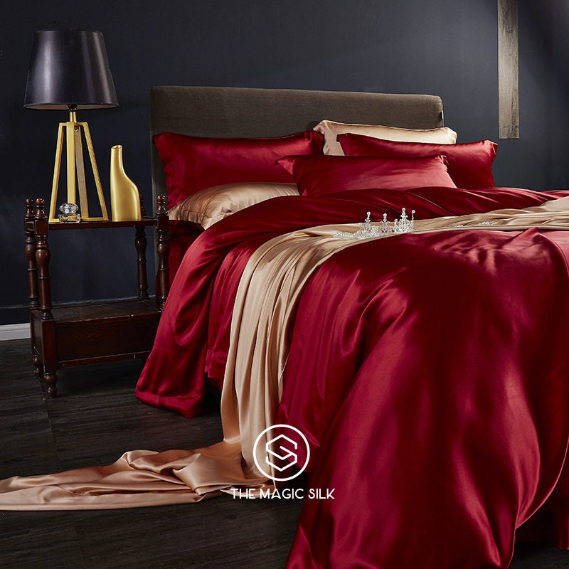 Luxurious Silk Bedding Set 4 pieces. Charmeuse silk bedding set in Wine Red. Made in 25 momme 100% Anti-Allergic Mulberry Silk.