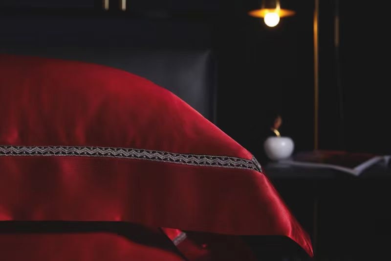 HOT WINE - 25 momme Lace Silk bedding Set 4pcs - 1x Duvet Cover, 1x Sheet, 2x Pillowcases, 100% SILK
