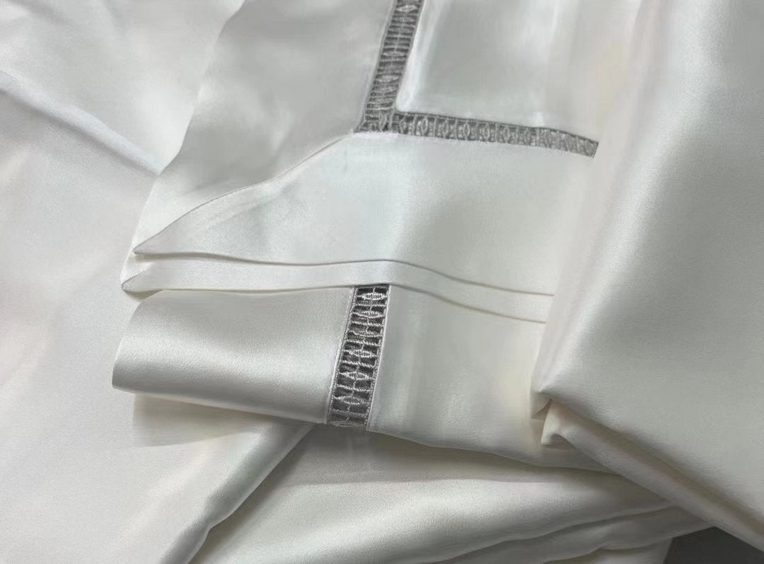 PEARL WHITE - 25 momme Lace Silk bedding Set 4pcs - 1x Duvet Cover, 1x Sheet, 2x Pillowcases, 100% SILK