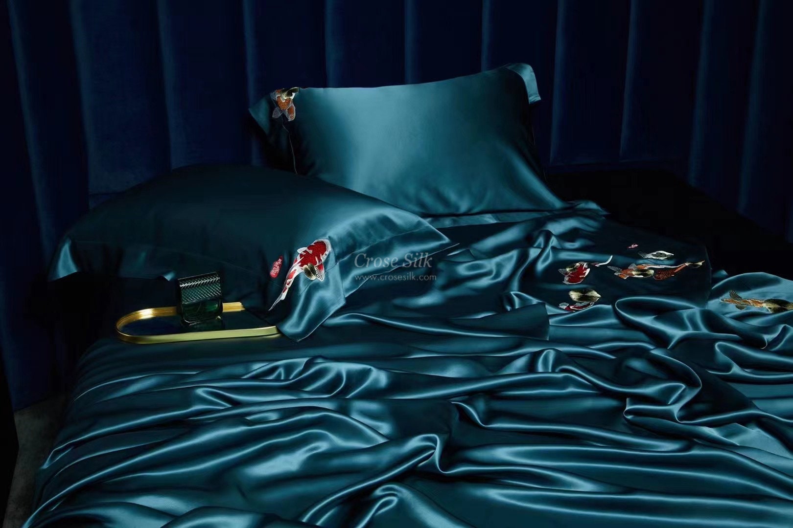 PEACOCK BLUE EMBROIDERY  - 25 Momme 100% Mulberry Silk Bedding Set 4 pieces