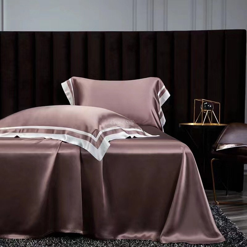 WISTFUL MAUVE  - 25 Momme Flying Edge Purfle Silk Bedding Set 4pcs