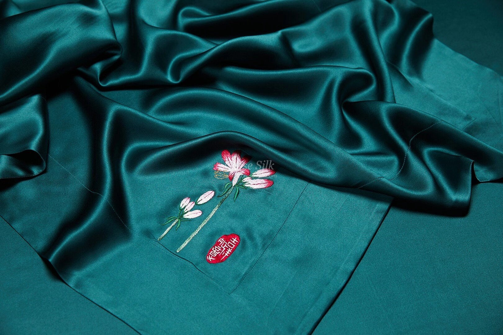 AS  WISHES EMBROIDERY   - 25 Momme 100% Mulberry Silk Bedding Set 4 pieces