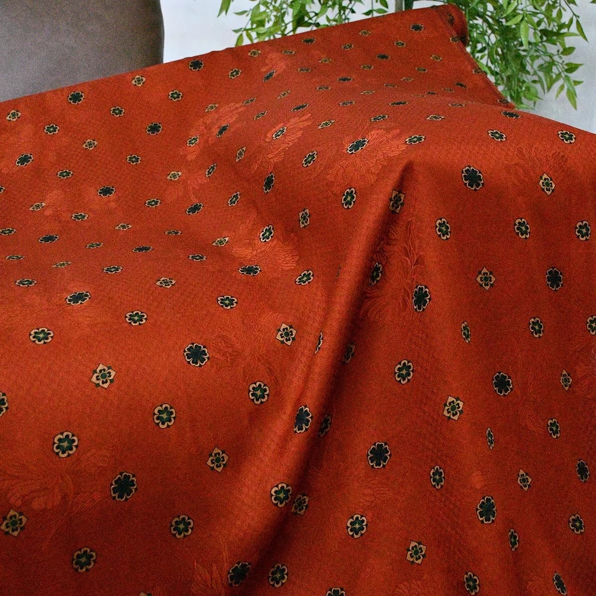 XYHYS 红色宝相花- Jacquard HUALUO Hongyunsha silk fabric, 26 momme openwork texture, 110cm by the Yard