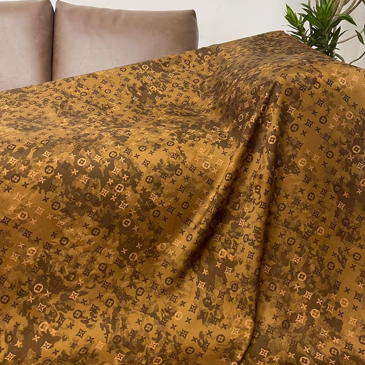 XYHYS 老花- Jacquard HUALUO Hongyunsha silk fabric, 26 momme openwork texture, 110cm by the Yard