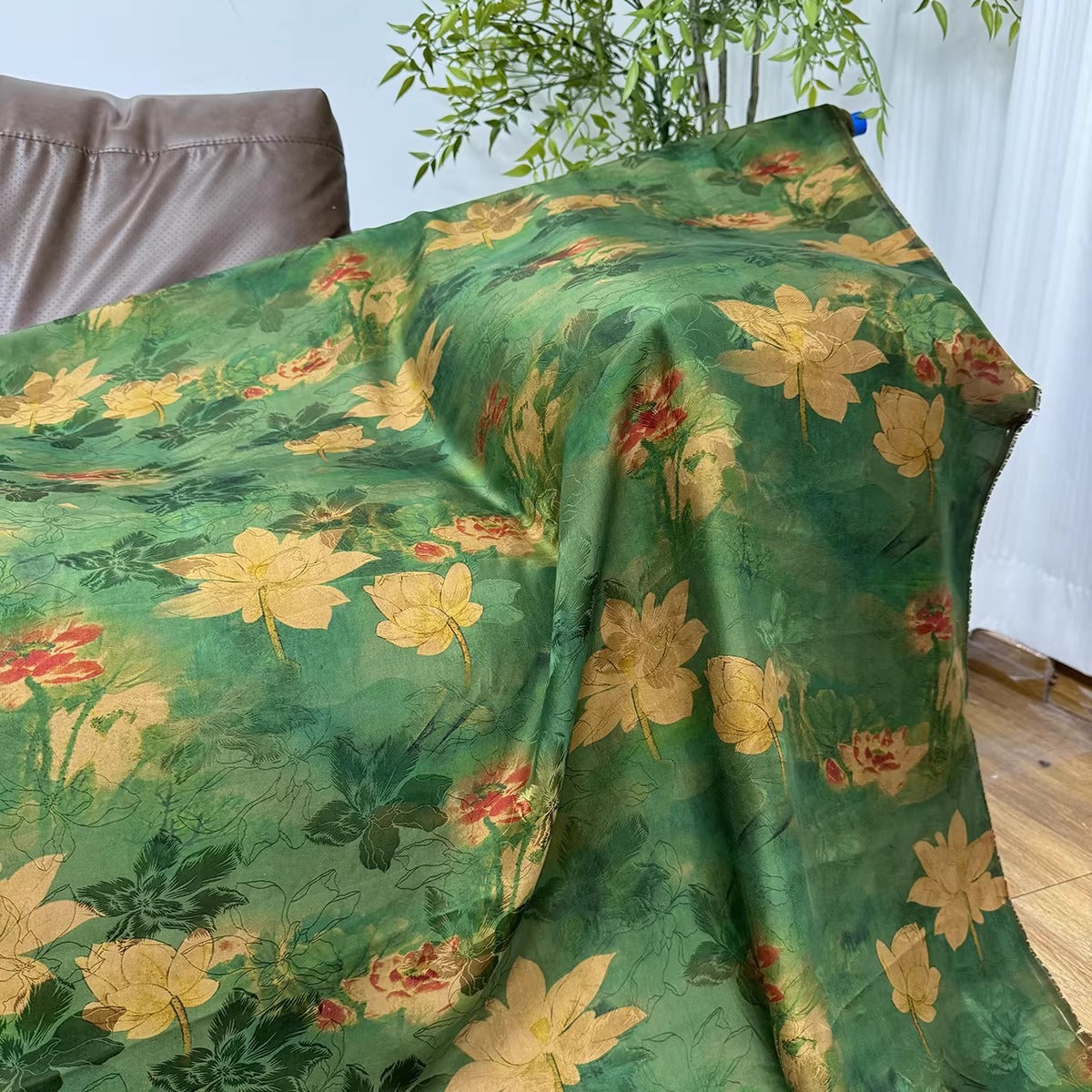 XYHYS仲夏青荷- Jacquard HUALUO Hongyunsha silk fabric, 25 momme openwork texture, 110cm by the Yard