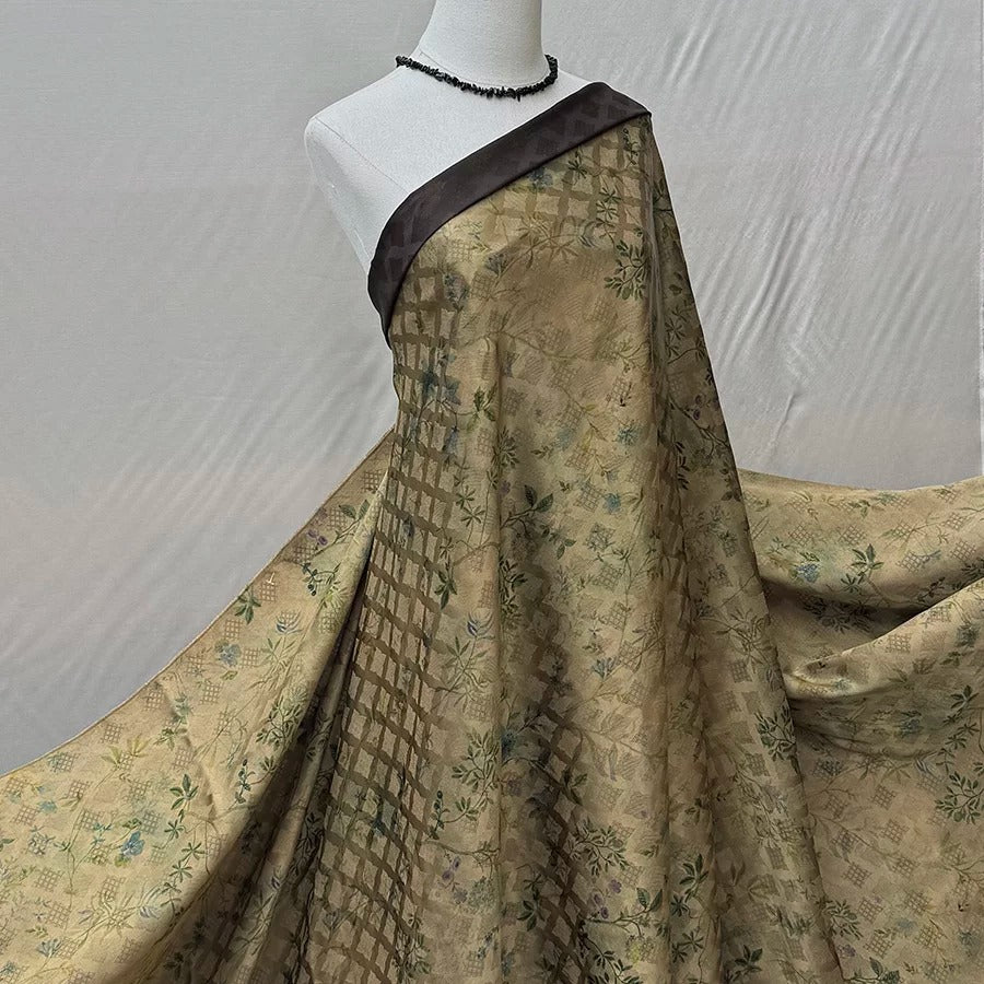 青芜   Mud Silk fabric, Jacquard HUALUO, 25 momme 110cm wide by the Yard