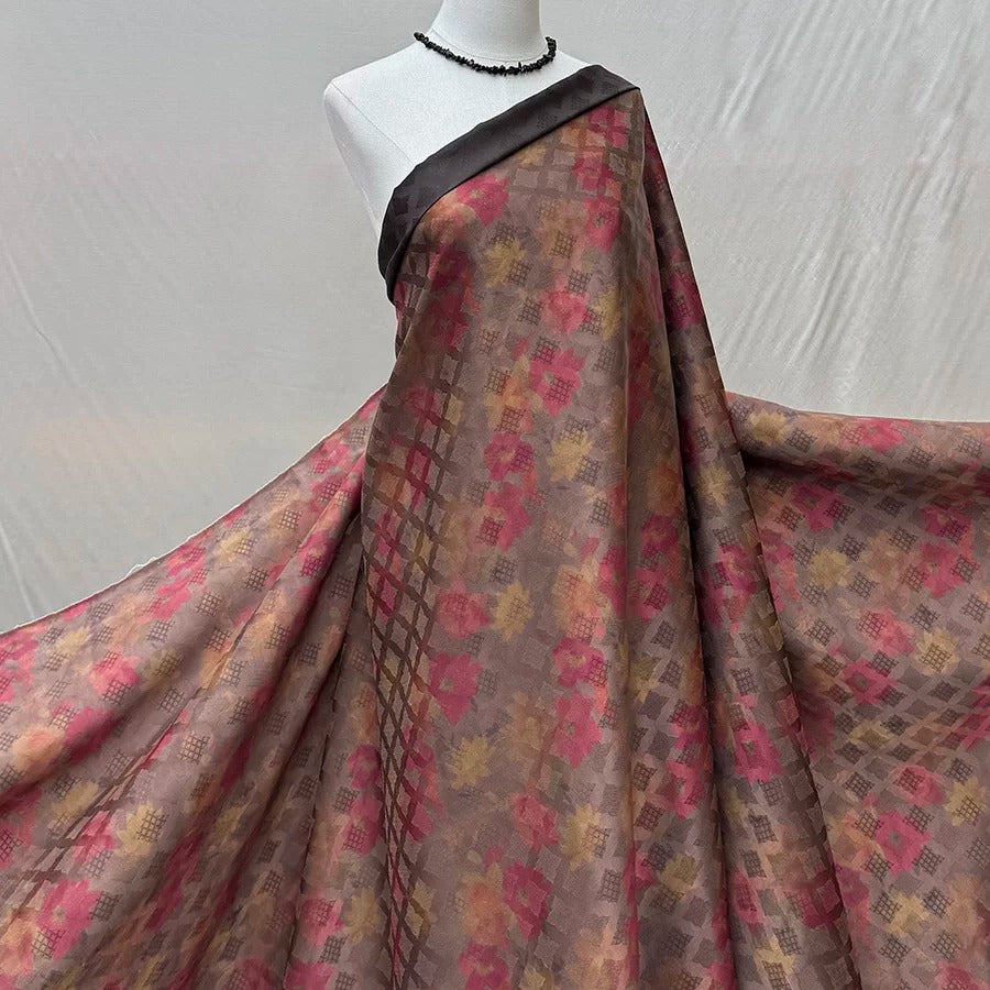 花弄影  Mud Silk fabric, Jacquard HUALUO, 25 momme 110cm wide by the Yard
