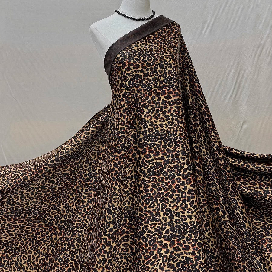 豹纹  Mud Silk fabric, Jacquard HUALUO, 25 momme 110cm wide by the Yard