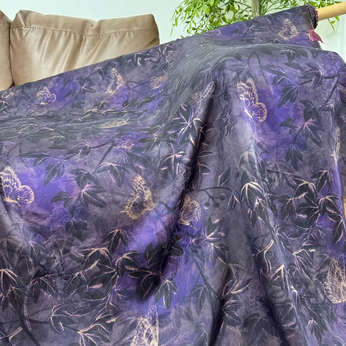 XYHYS迷雾森林- Jacquard HUALUO Hongyunsha silk fabric, 25 momme openwork texture, 110cm by the Yard