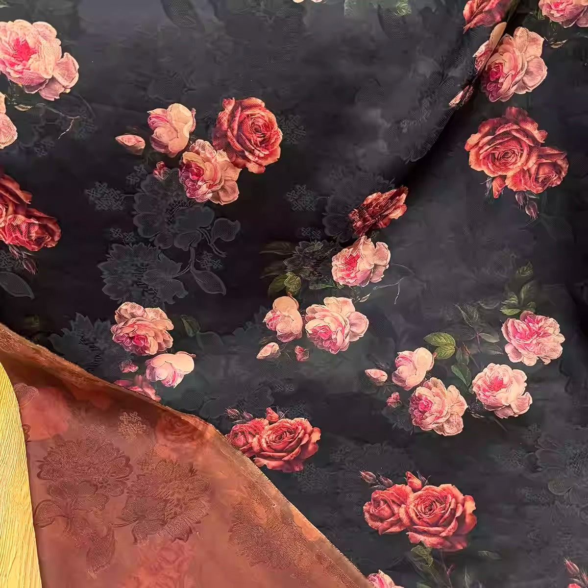 XYHYS邂逅蔷薇 - Jacquard HUALUO Hongyunsha silk fabric, 26 momme openwork texture, 110cm by the Yard