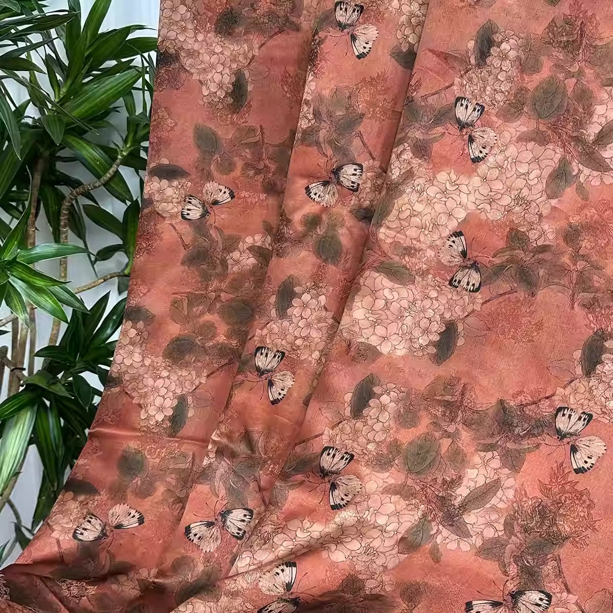 XYHYS 蝴蝶花- Jacquard HUALUO Hongyunsha silk fabric, 26 momme openwork texture, 110cm by the Yard