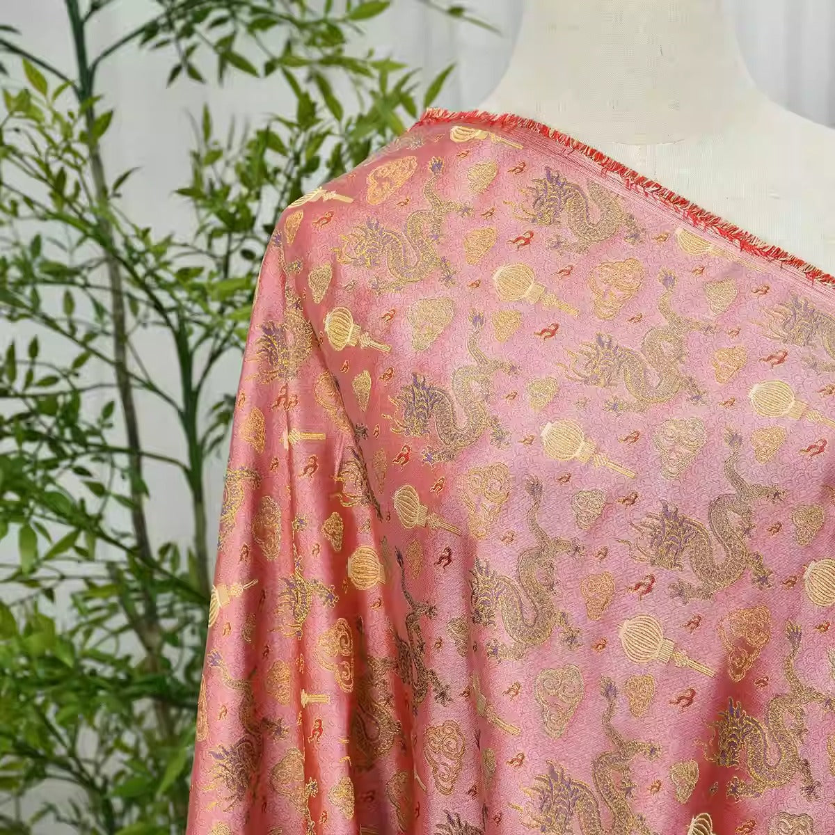 XYLDXSJ 龙纹织锦粉红 - Gilt-Thread Song Brocade 织金宋锦, 38 momme 140cm wide by the yard