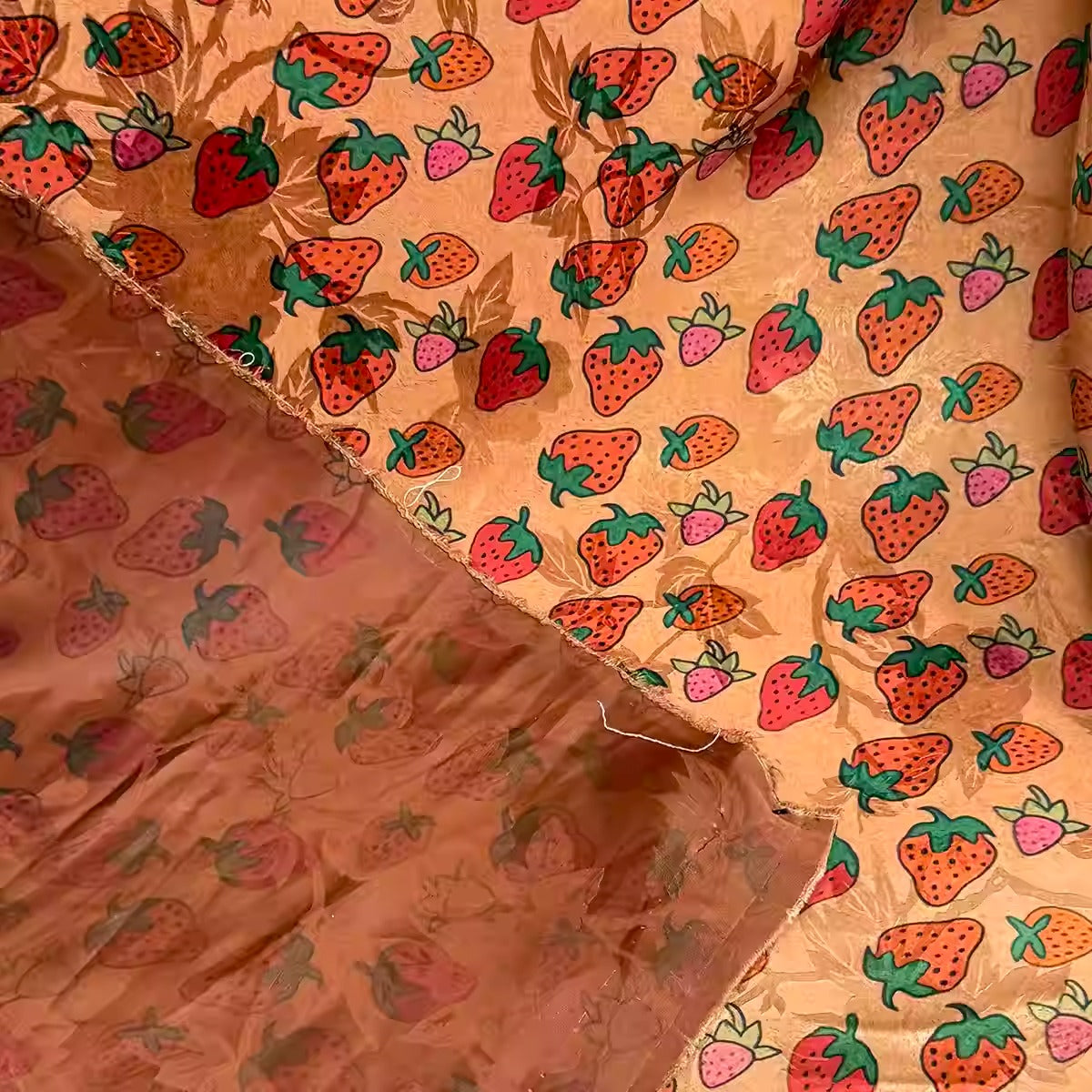 XYHYS 草莓- Jacquard HUALUO Hongyunsha silk fabric, 26 momme openwork texture, 110cm by the Yard