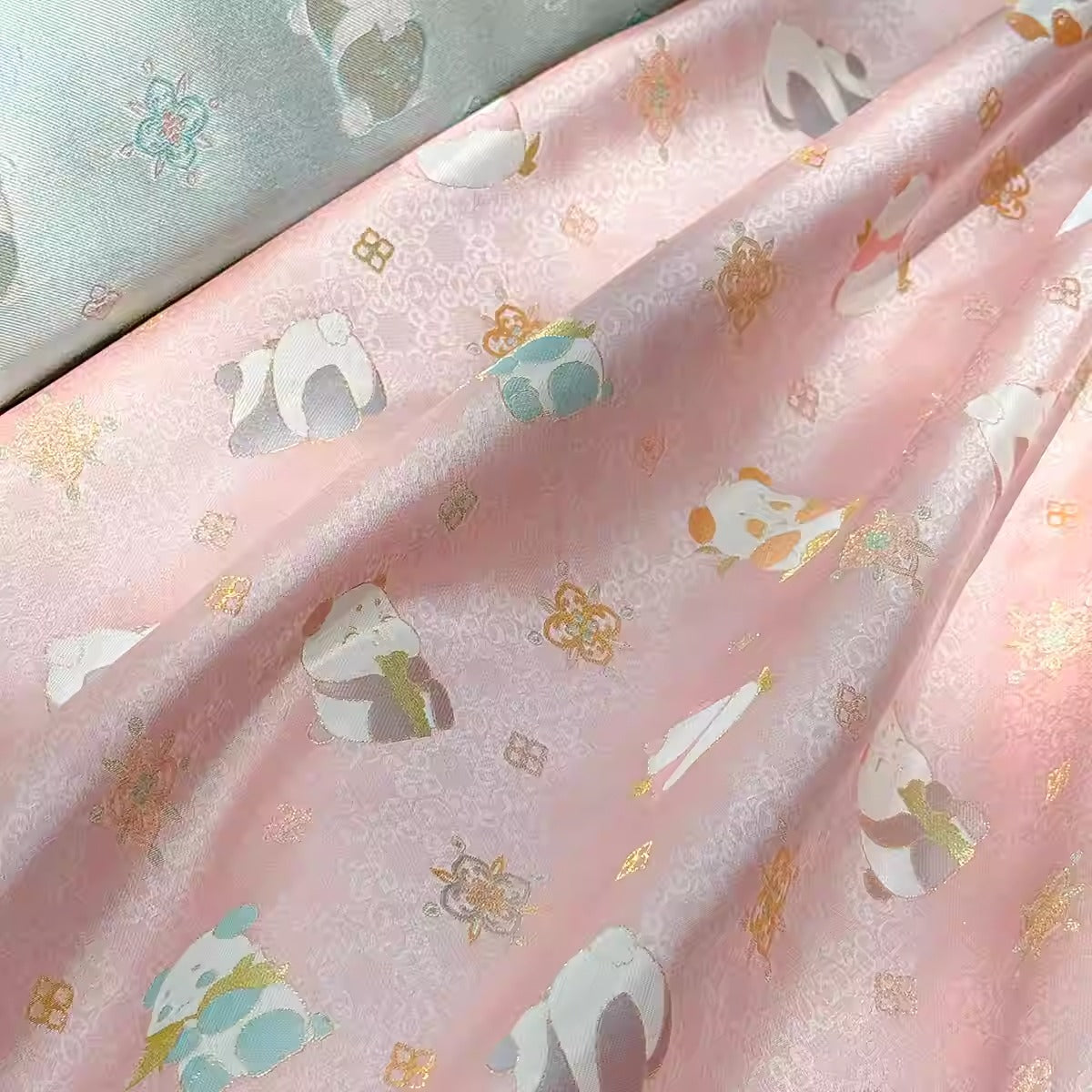 XYLDXSJ 熊猫雅韵纹锦 - Gilt-Thread Song Brocade 织金宋锦, 38 momme 140cm wide by the yard