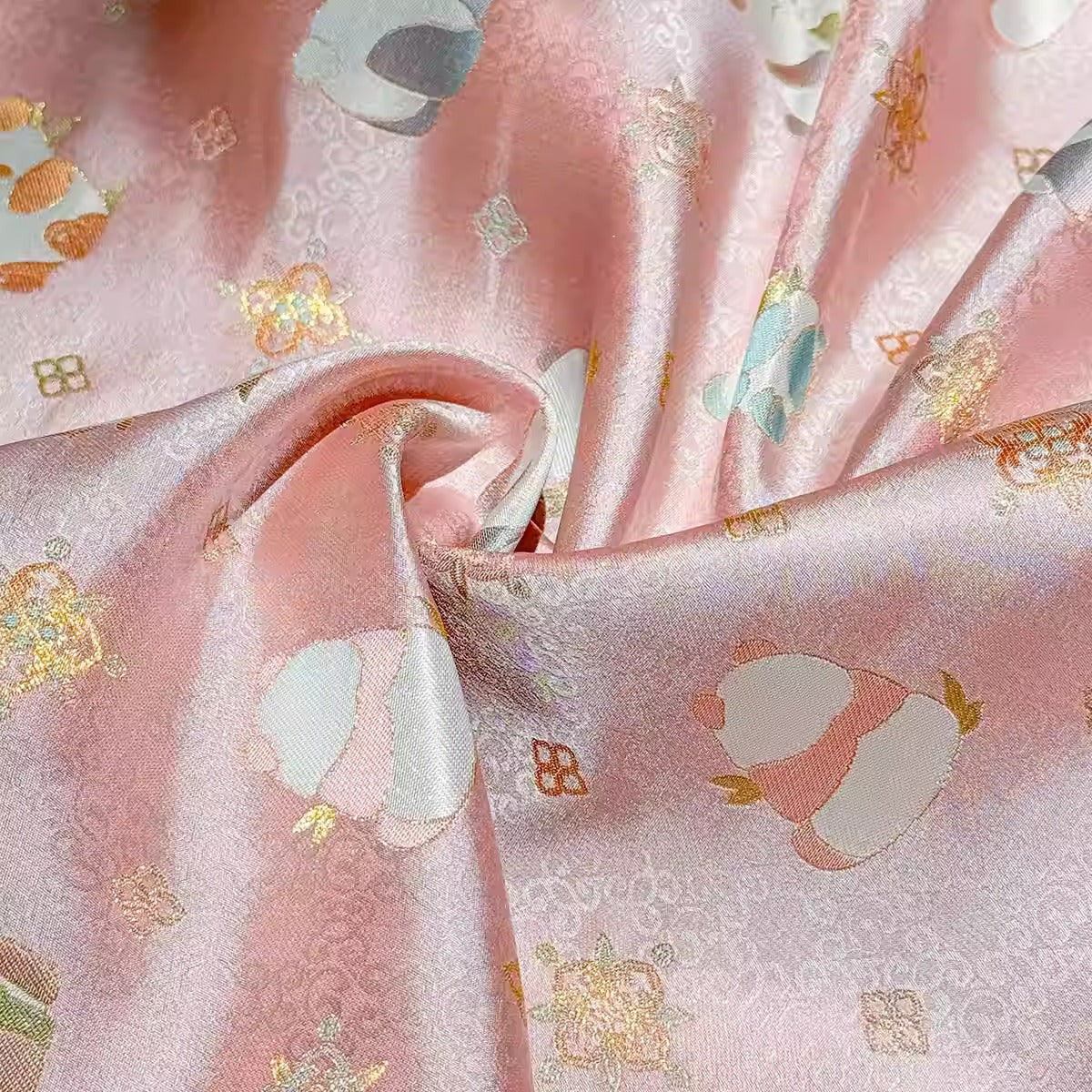 XYLDXSJ 熊猫雅韵纹锦 - Gilt-Thread Song Brocade 织金宋锦, 38 momme 140cm wide by the yard