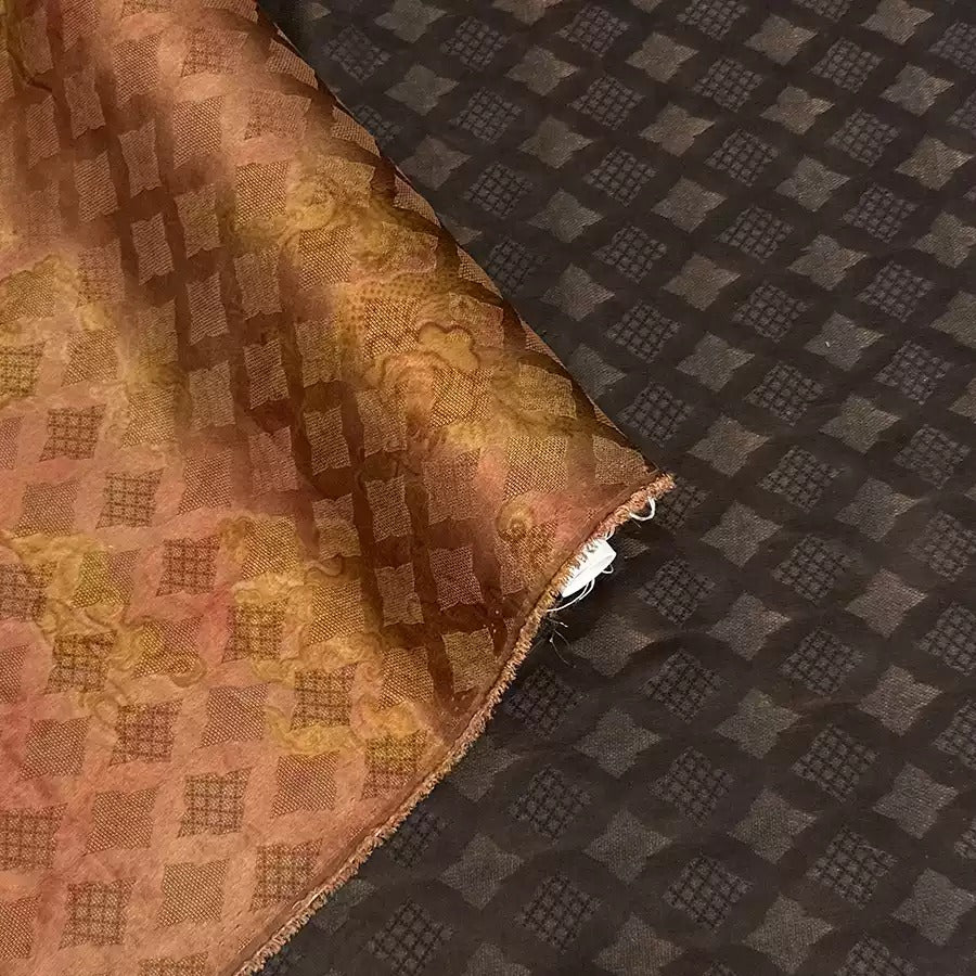 晕染   Mud Silk fabric, Jacquard HUALUO, 25 momme 110cm wide by the Yard